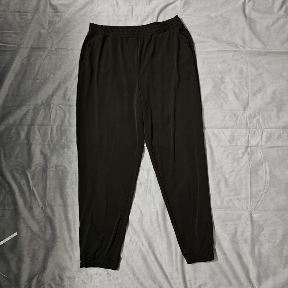 Size medium light weight pants